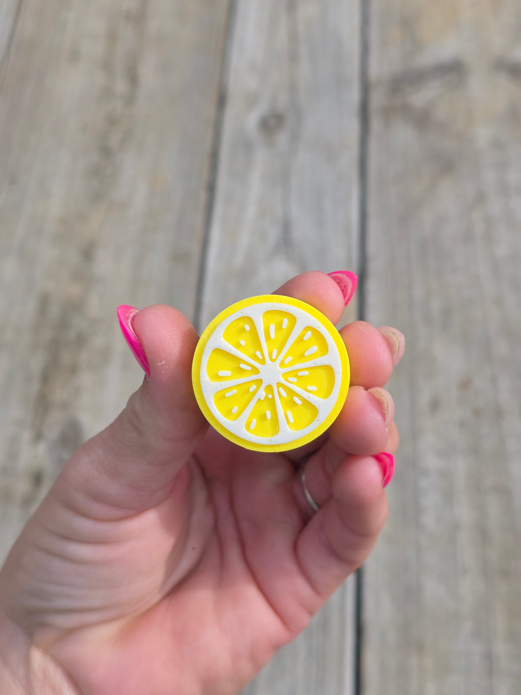 Lemon Straw Topper