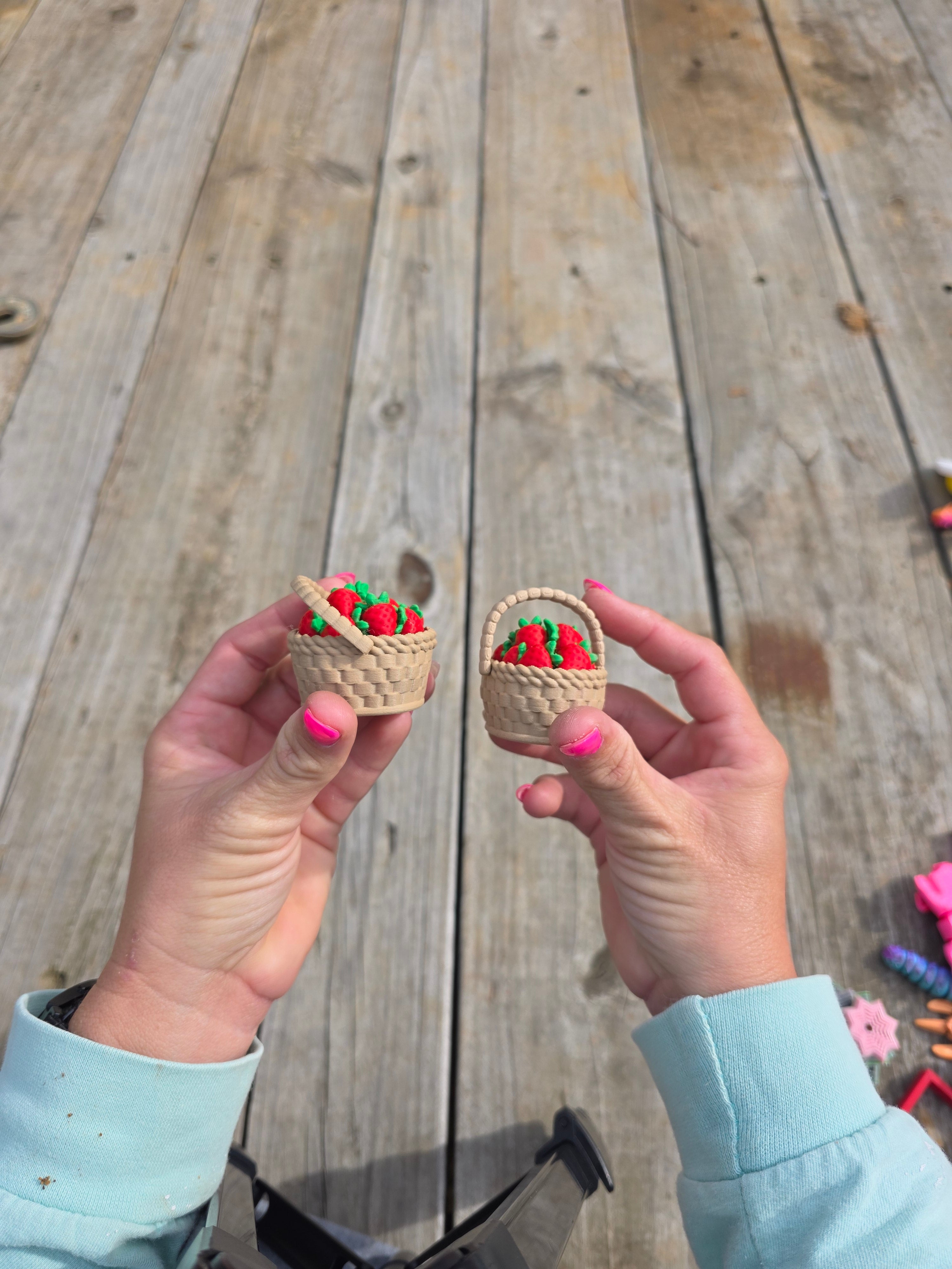 Strawberry Basket Clicker