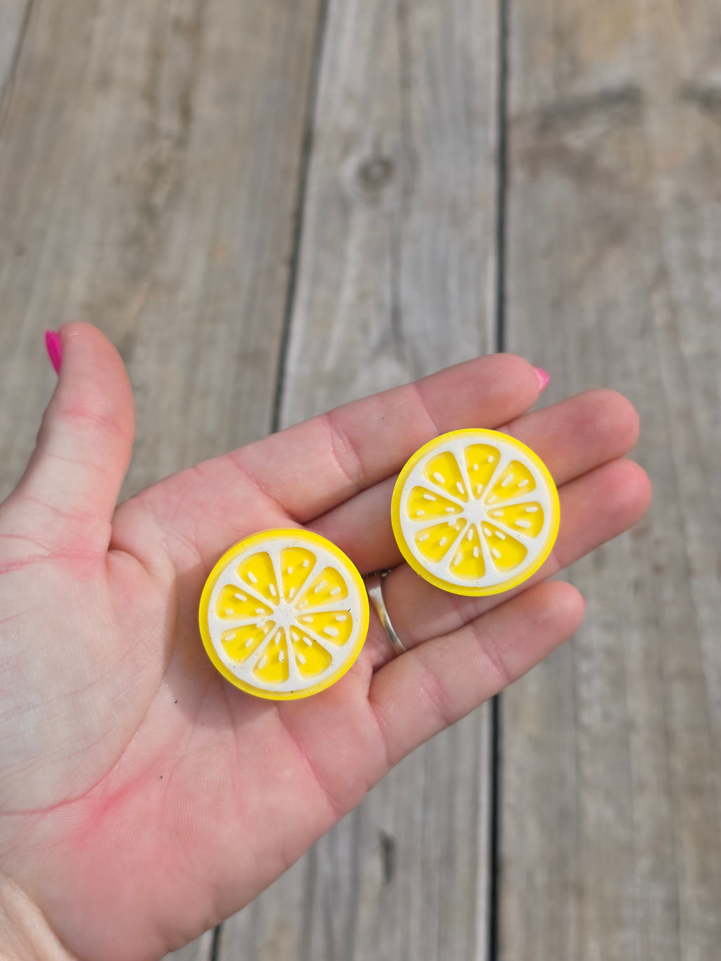 Lemon Straw Topper